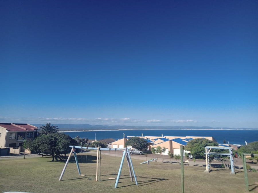 Commercial Property for Sale in Wavecrest Eastern Cape